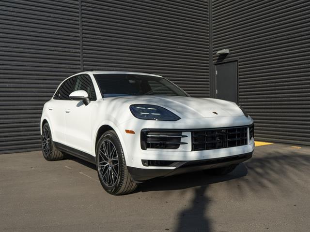 new 2025 Porsche Cayenne car, priced at $101,925