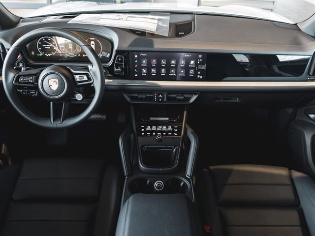 new 2025 Porsche Cayenne car, priced at $101,925