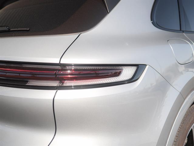 used 2025 Porsche Cayenne E-Hybrid car, priced at $107,498