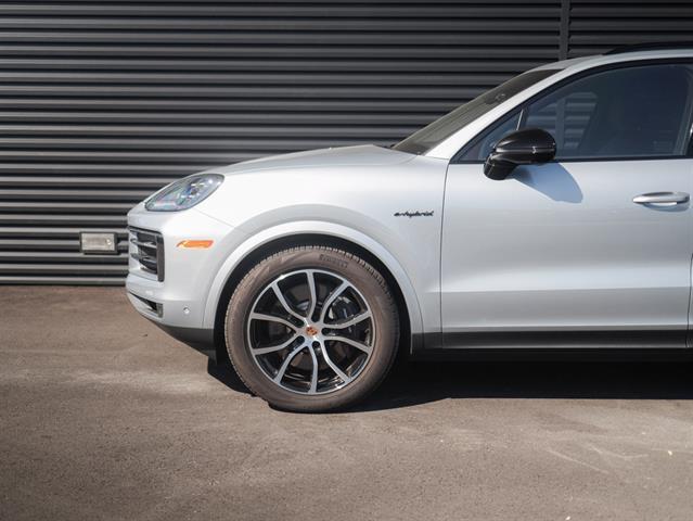 used 2025 Porsche Cayenne E-Hybrid car, priced at $107,498