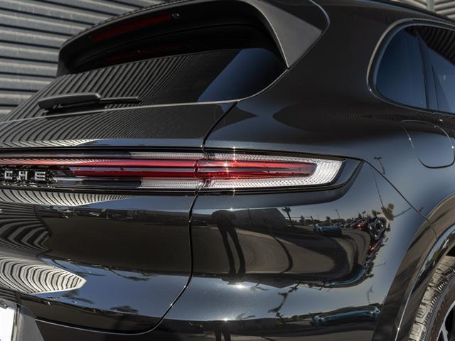 new 2025 Porsche Cayenne car, priced at $103,015