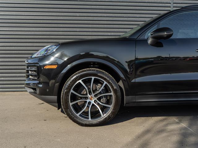 new 2025 Porsche Cayenne car, priced at $103,015