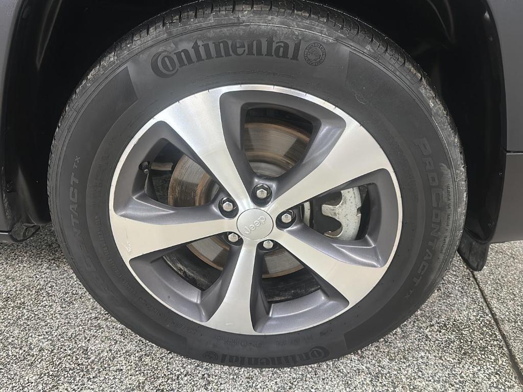used 2022 Jeep Cherokee car, priced at $25,999