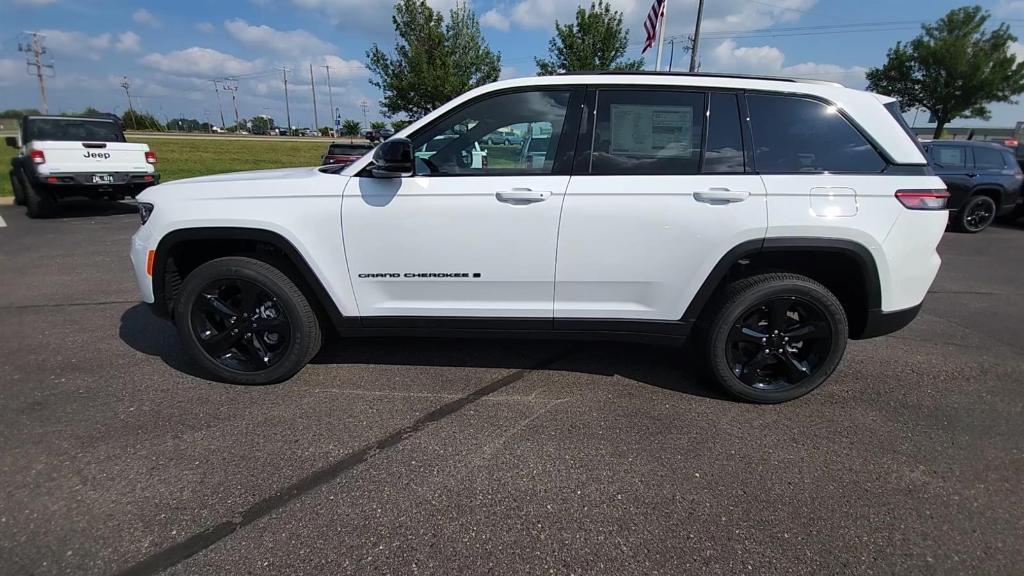 new 2024 Jeep Grand Cherokee car, priced at $42,704