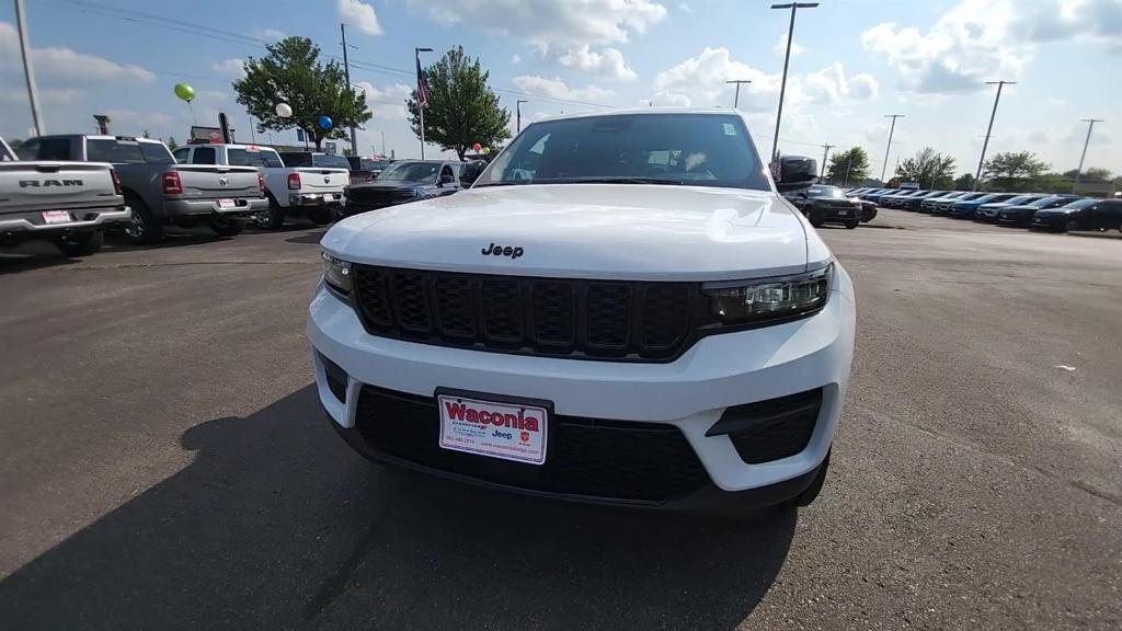 new 2024 Jeep Grand Cherokee car, priced at $42,704