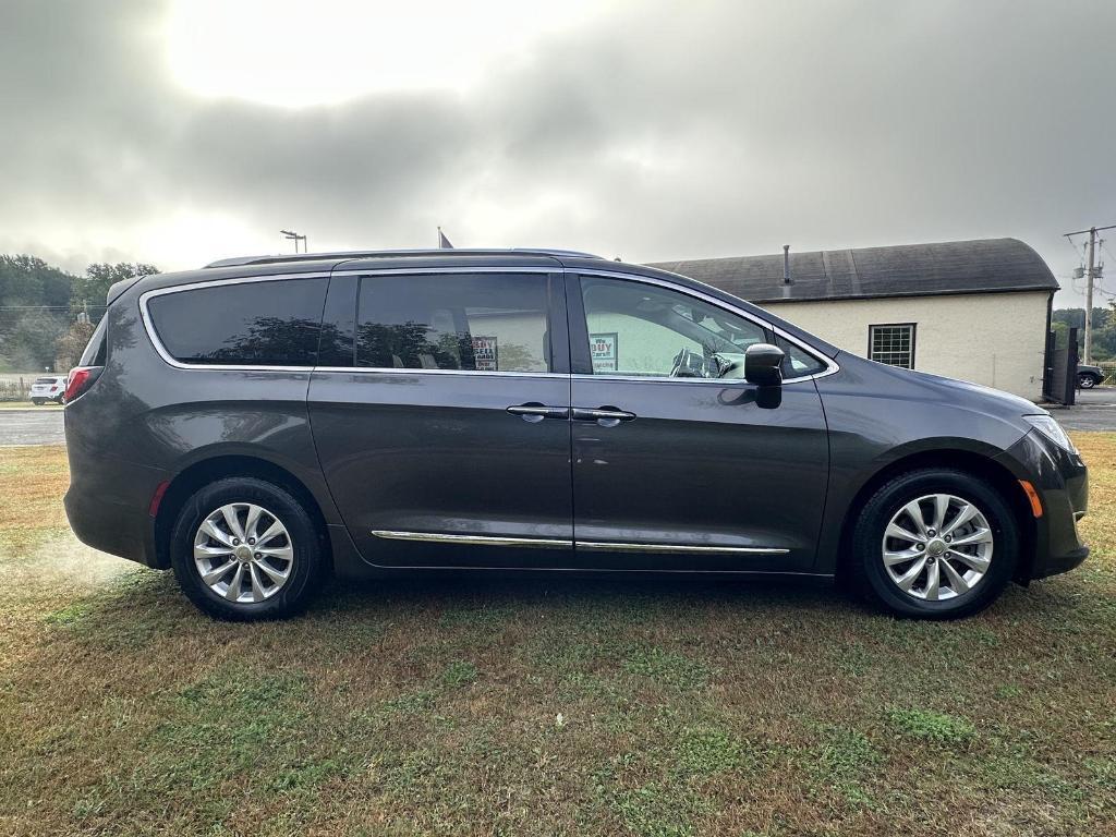 used 2018 Chrysler Pacifica car, priced at $14,988