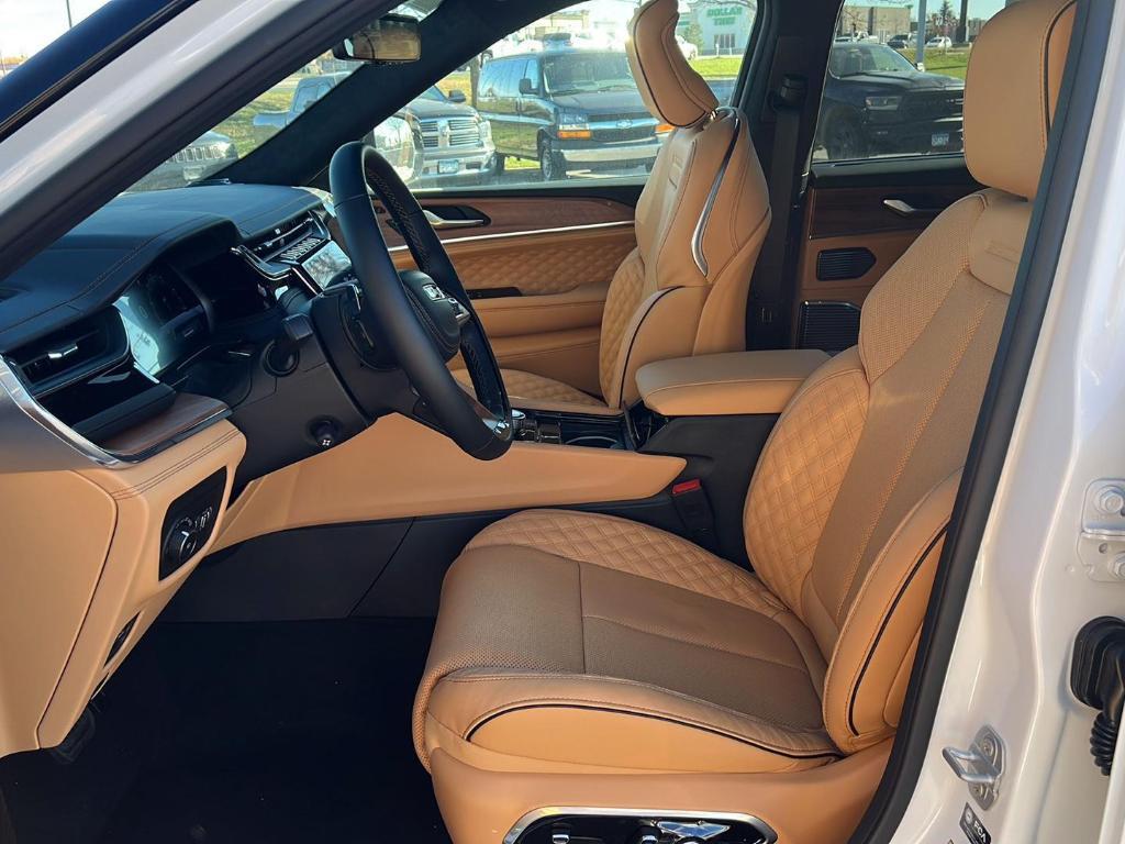 new 2025 Jeep Grand Cherokee car, priced at $66,212