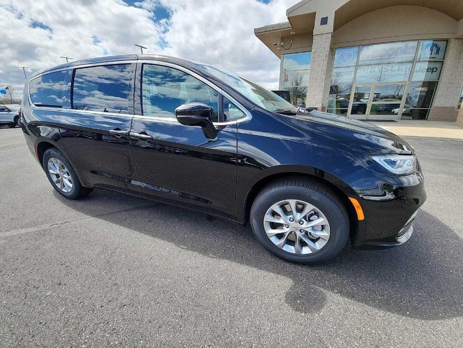 new 2024 Chrysler Pacifica car, priced at $44,181