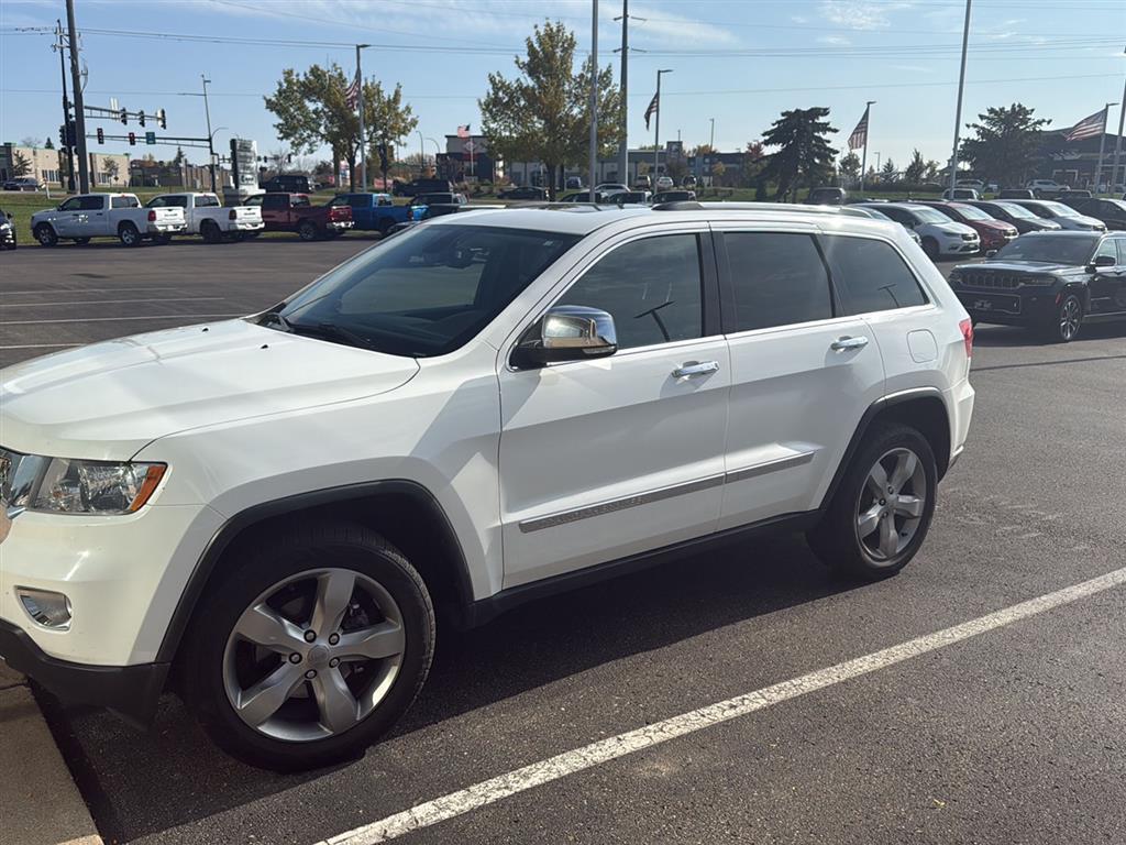 used 2013 Jeep Grand Cherokee car, priced at $8,888