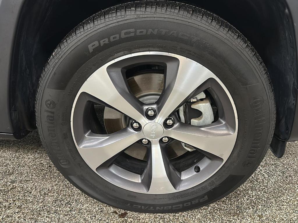 used 2022 Jeep Cherokee car, priced at $26,499