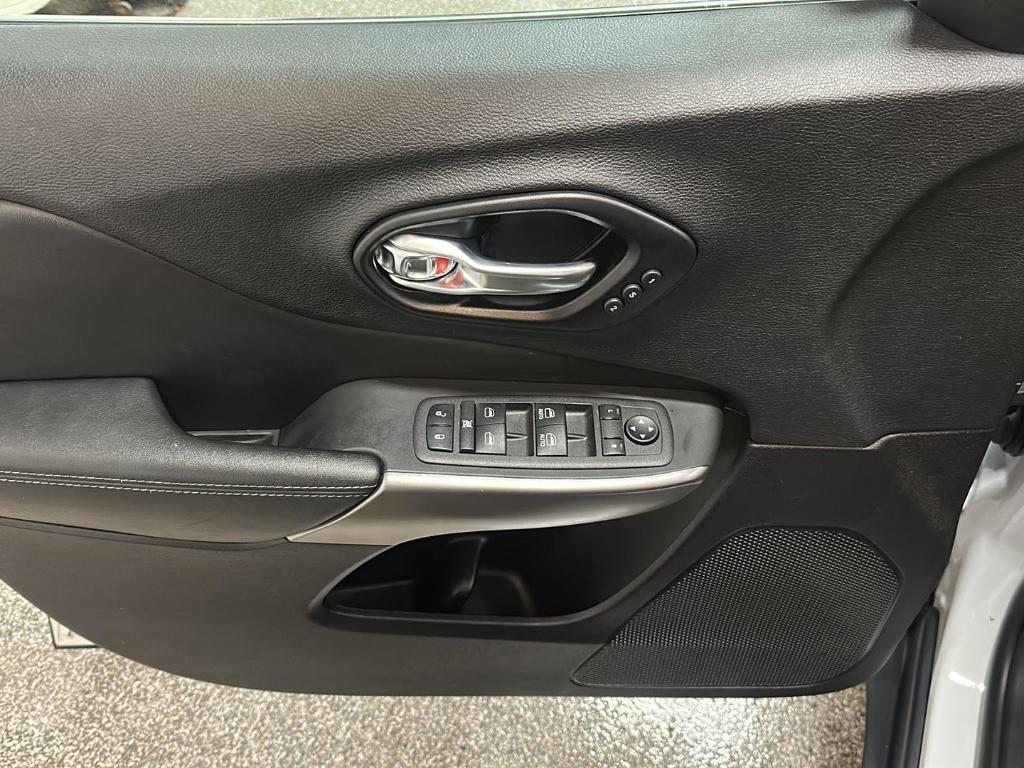 used 2022 Jeep Cherokee car, priced at $26,499