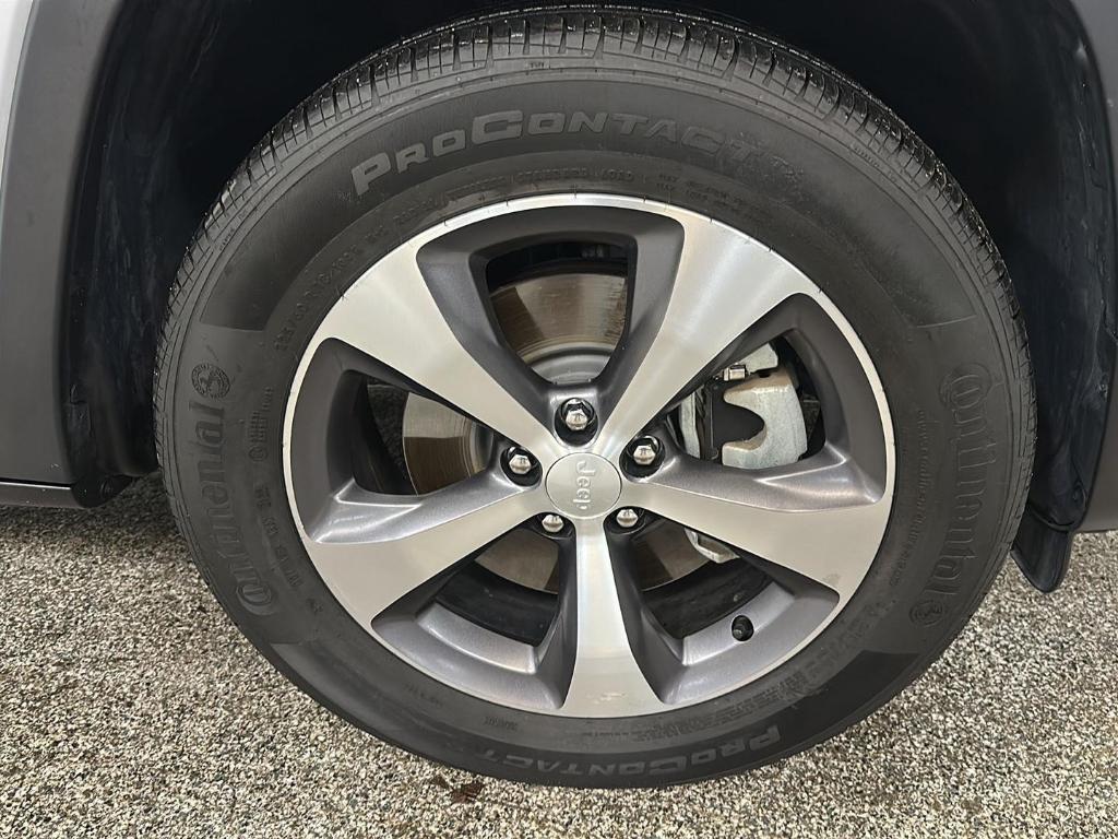 used 2022 Jeep Cherokee car, priced at $26,499