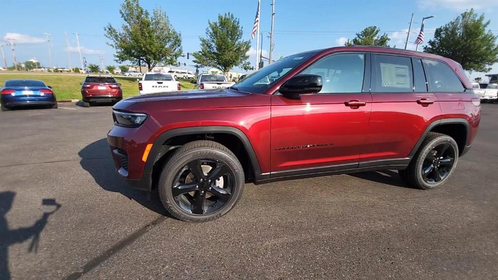 new 2024 Jeep Grand Cherokee car, priced at $43,240