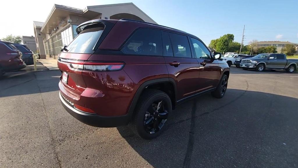 new 2024 Jeep Grand Cherokee car, priced at $43,240