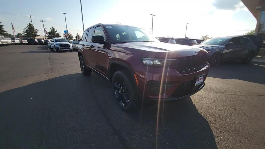 new 2024 Jeep Grand Cherokee car, priced at $43,240