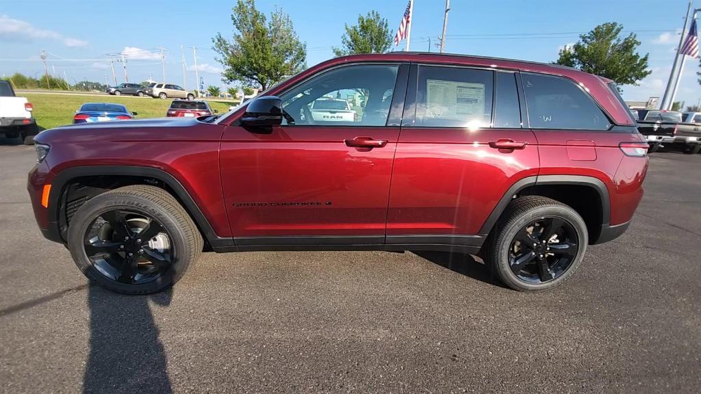 new 2024 Jeep Grand Cherokee car, priced at $43,240