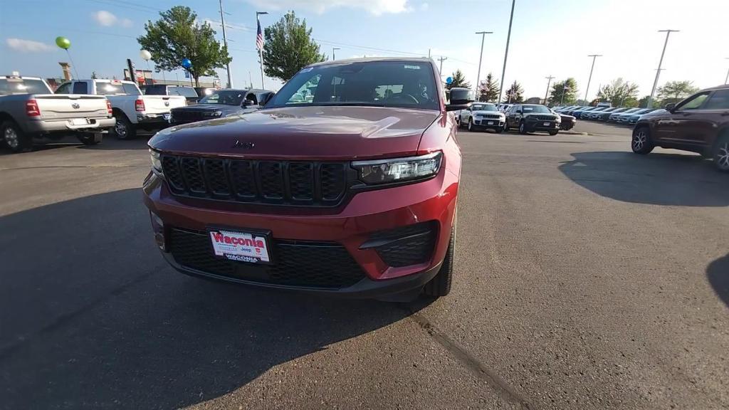 new 2024 Jeep Grand Cherokee car, priced at $43,240