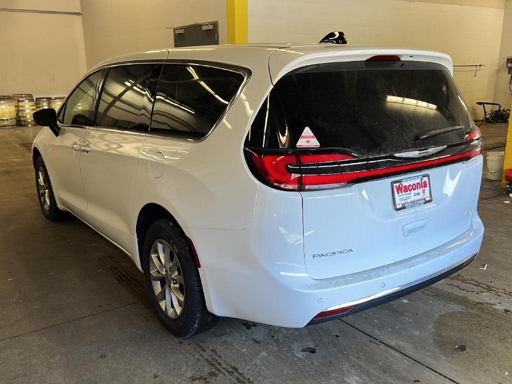 new 2025 Chrysler Pacifica car, priced at $44,299