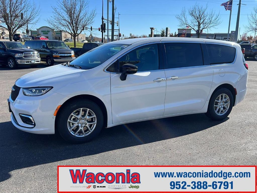 new 2026 Chrysler Pacifica car, priced at $43,645