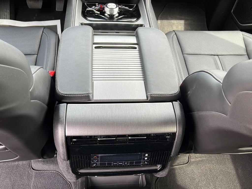 new 2025 Jeep Wagoneer L car, priced at $68,872