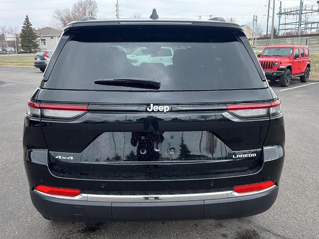 new 2025 Jeep Grand Cherokee car, priced at $36,989