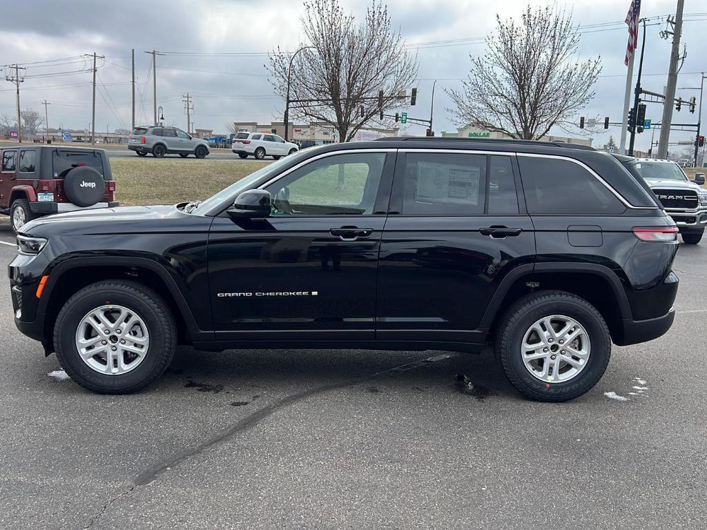 new 2025 Jeep Grand Cherokee car, priced at $36,989