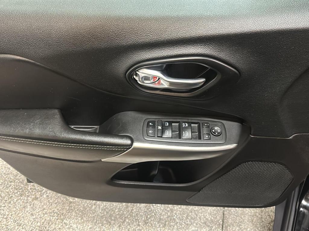 used 2021 Jeep Cherokee car, priced at $24,999