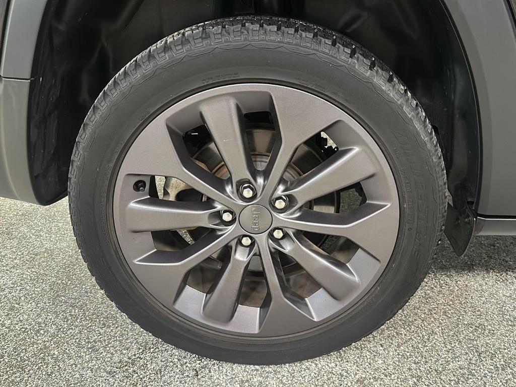 used 2021 Jeep Cherokee car, priced at $24,999