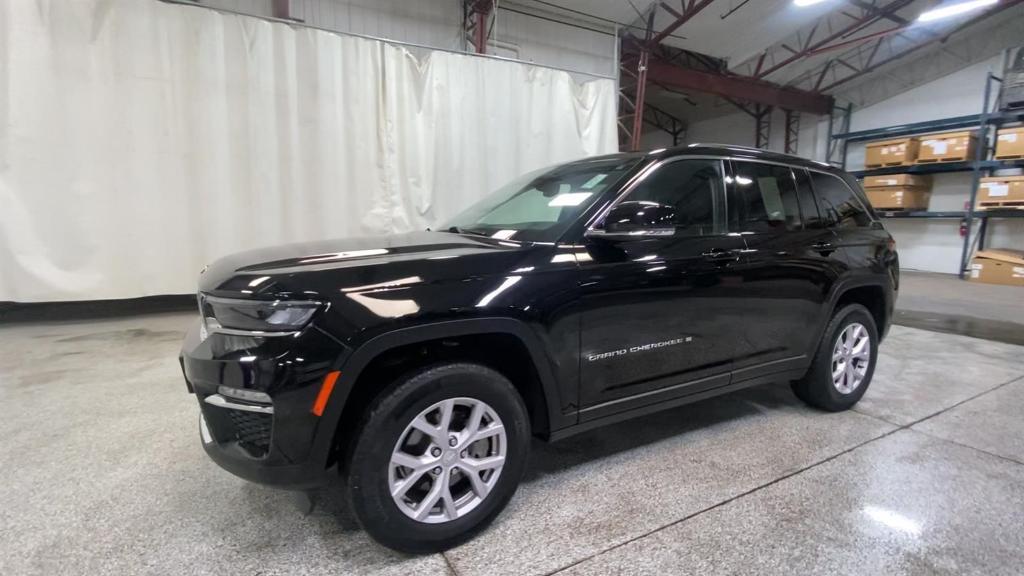 used 2022 Jeep Grand Cherokee car, priced at $33,999