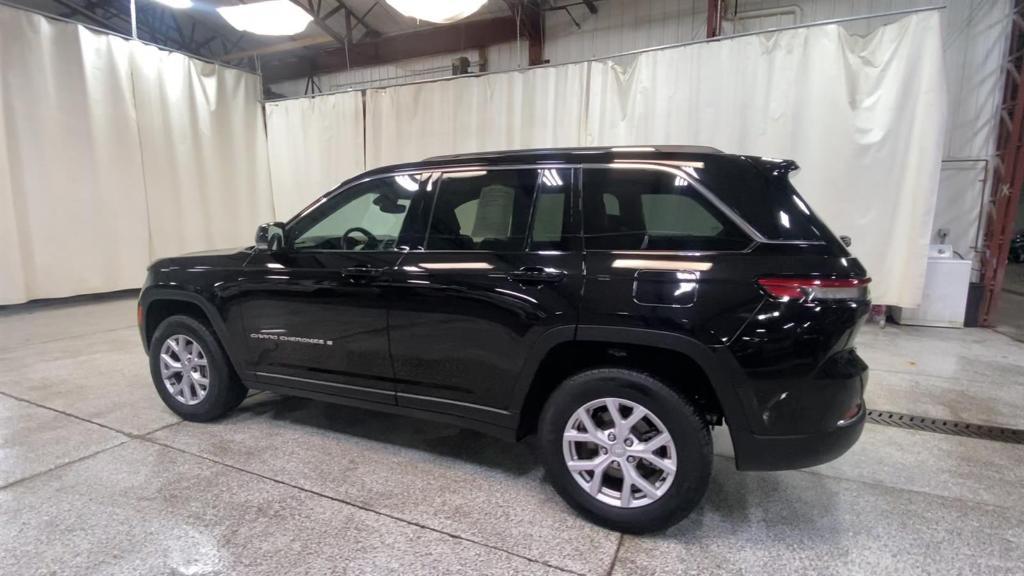 used 2022 Jeep Grand Cherokee car, priced at $33,999