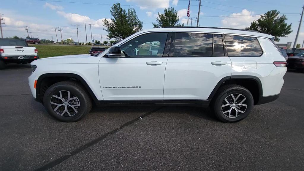 new 2024 Jeep Grand Cherokee L car, priced at $43,903