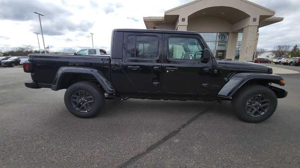 new 2024 Jeep Gladiator car, priced at $45,160