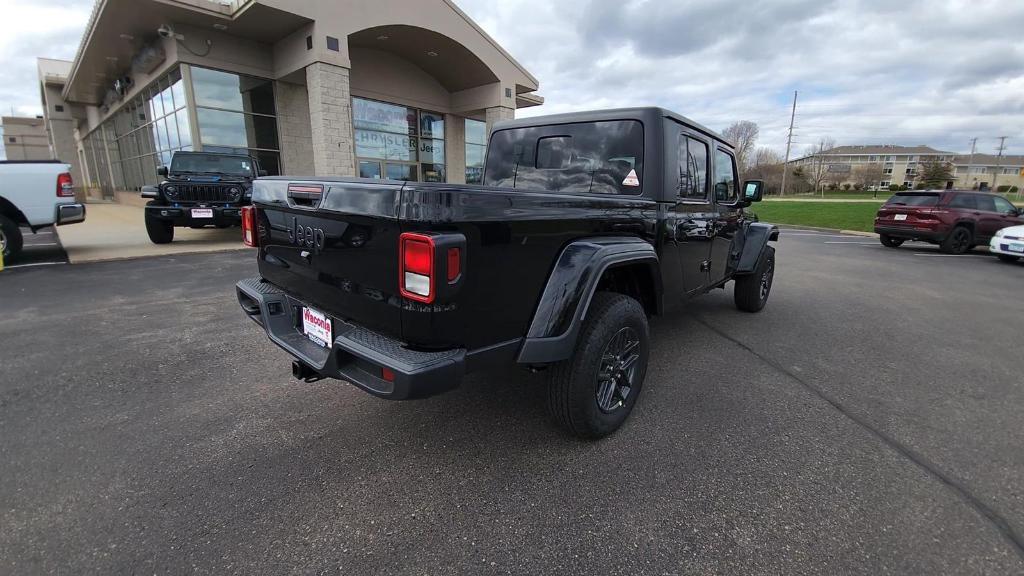 new 2024 Jeep Gladiator car, priced at $45,160