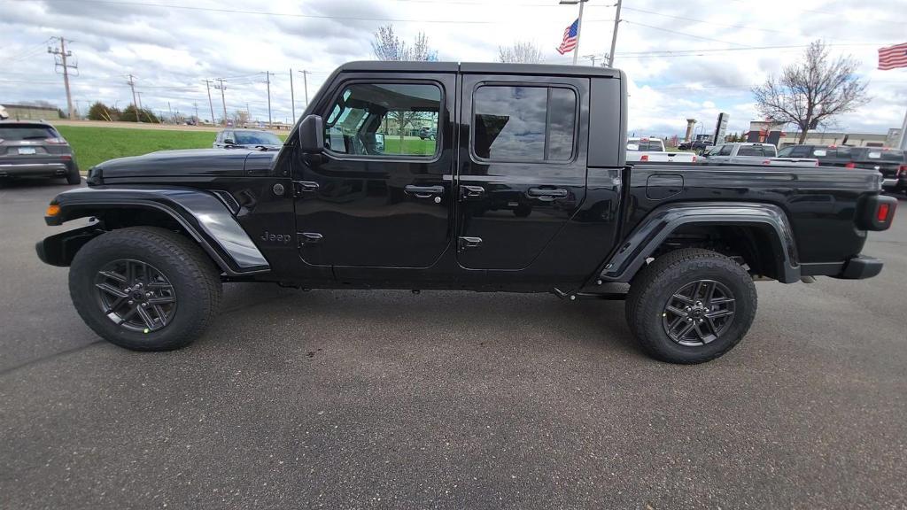 new 2024 Jeep Gladiator car, priced at $45,160