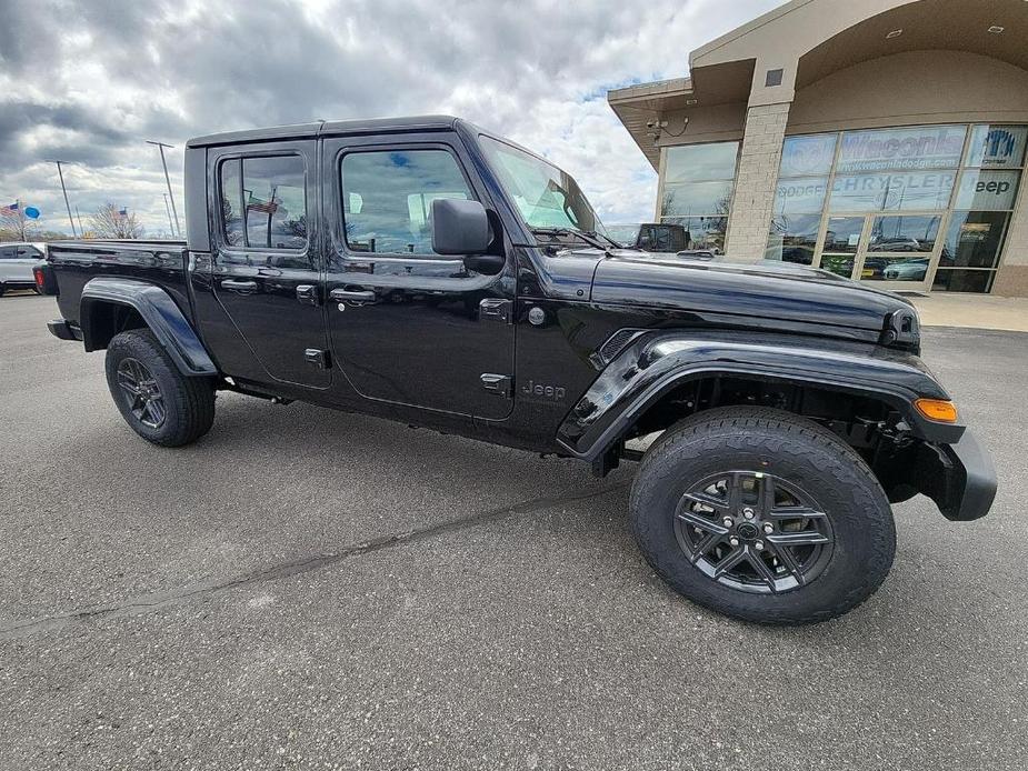 new 2024 Jeep Gladiator car, priced at $45,160