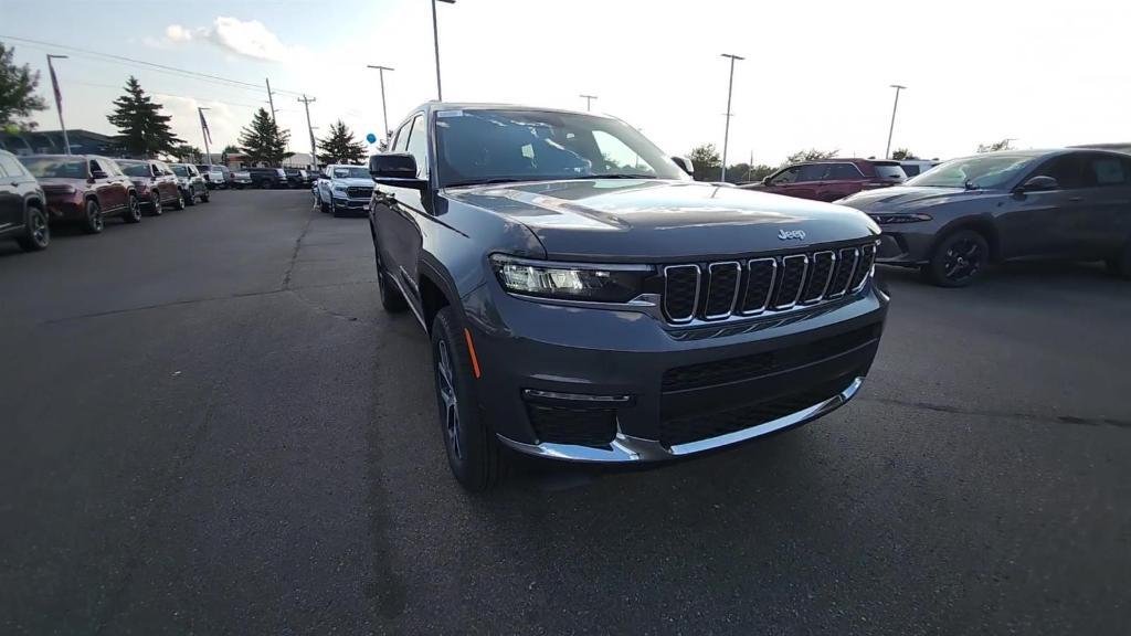 new 2024 Jeep Grand Cherokee L car, priced at $44,439