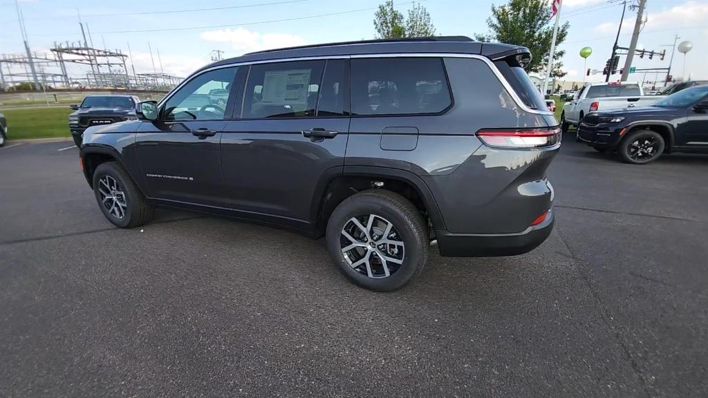 new 2024 Jeep Grand Cherokee L car, priced at $44,439