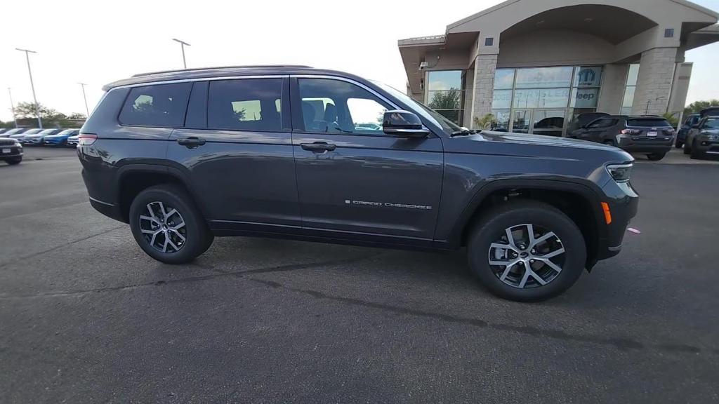 new 2024 Jeep Grand Cherokee L car, priced at $44,439