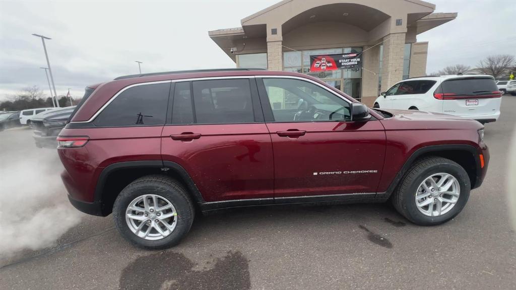 new 2025 Jeep Grand Cherokee car, priced at $40,782