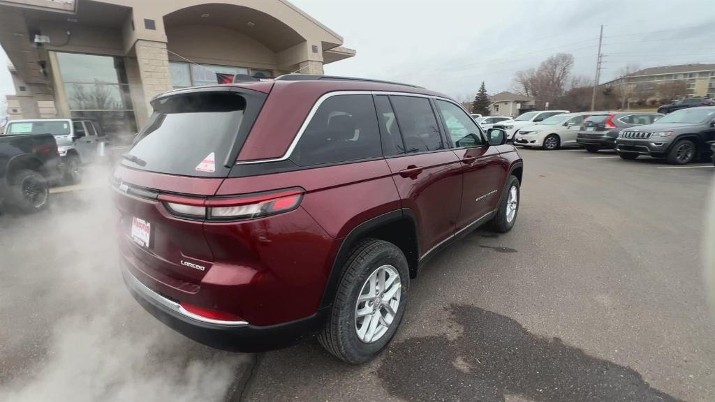 new 2025 Jeep Grand Cherokee car, priced at $40,782