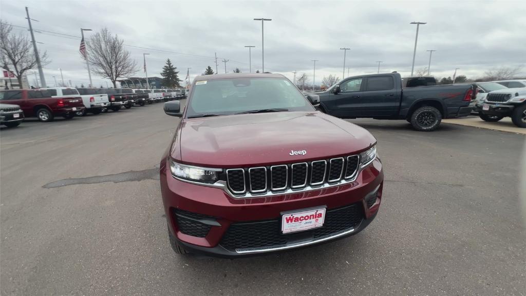 new 2025 Jeep Grand Cherokee car, priced at $40,782