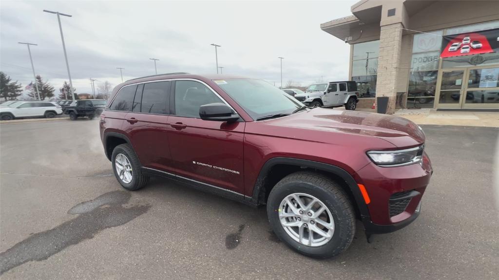 new 2025 Jeep Grand Cherokee car, priced at $40,782