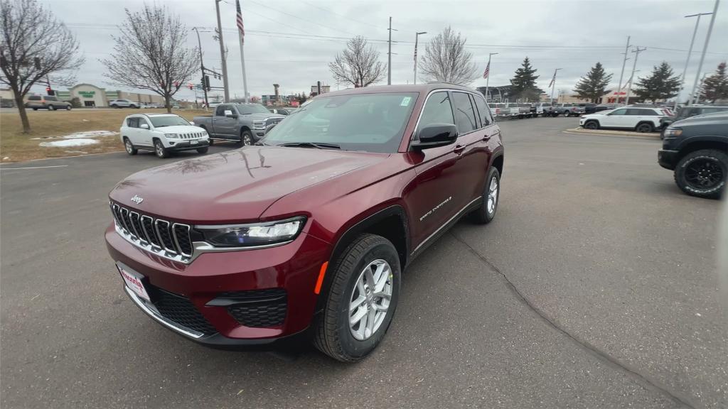 new 2025 Jeep Grand Cherokee car, priced at $40,782