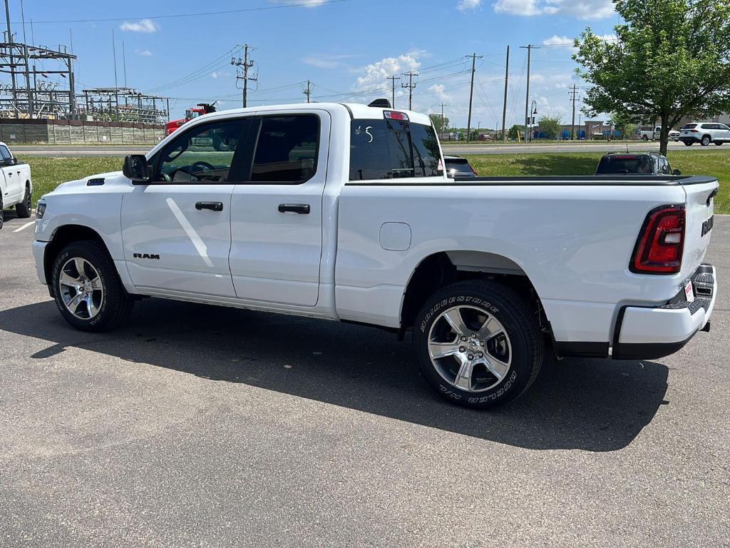 new 2025 Ram 1500 car, priced at $42,907