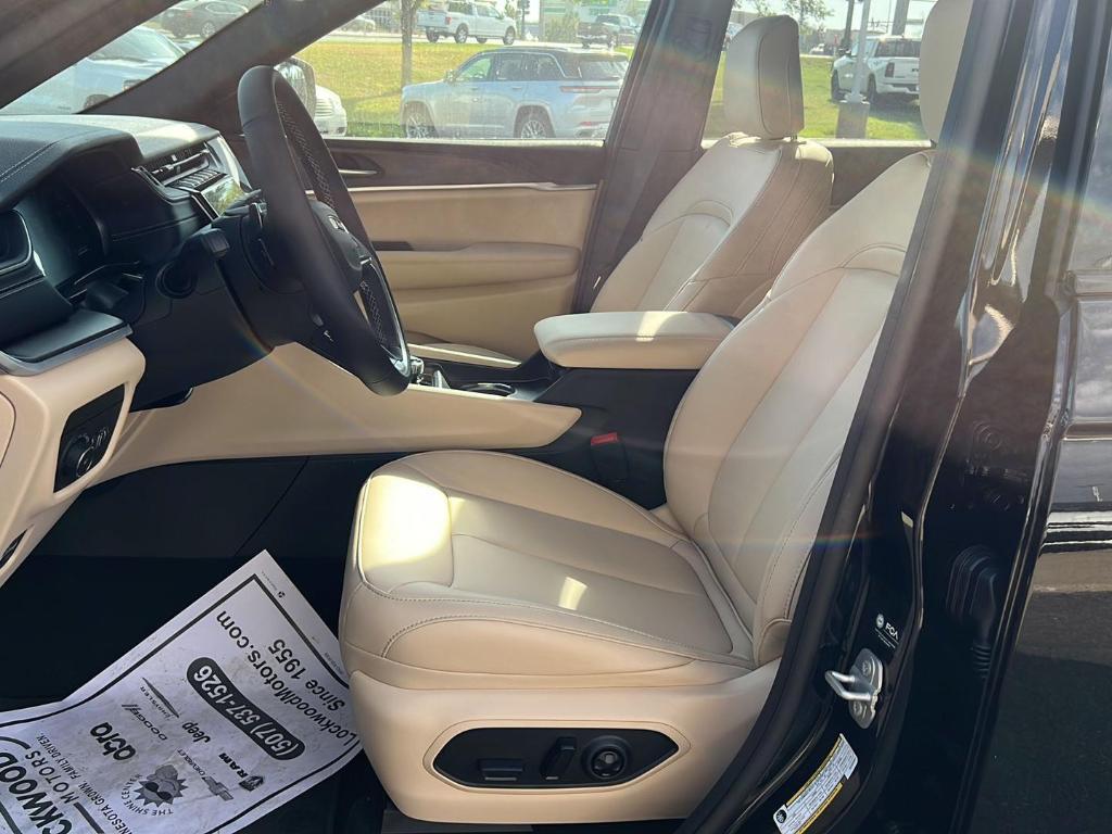 new 2025 Jeep Grand Cherokee car, priced at $44,888