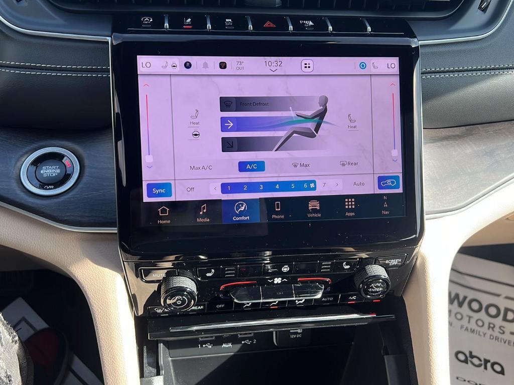 new 2025 Jeep Grand Cherokee car, priced at $44,888