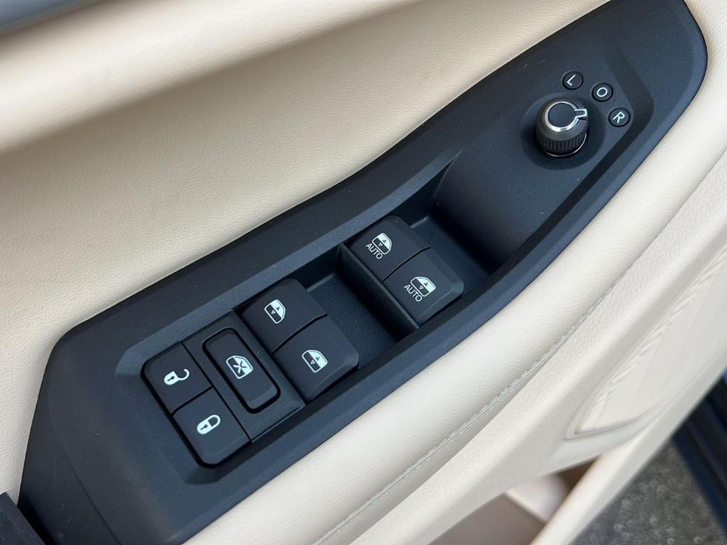 new 2025 Jeep Grand Cherokee car, priced at $44,888