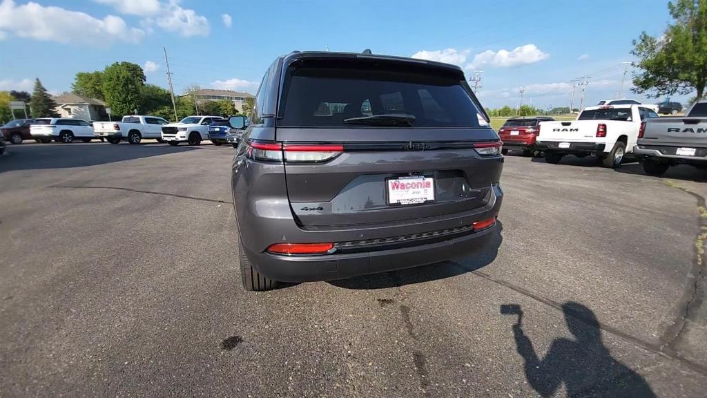 new 2024 Jeep Grand Cherokee car, priced at $43,240