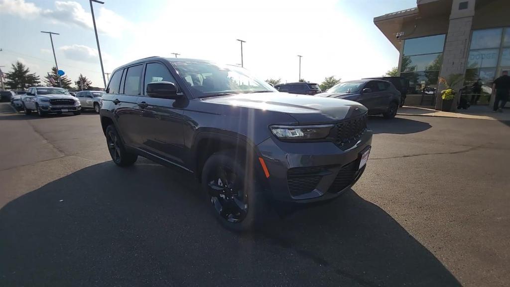 new 2024 Jeep Grand Cherokee car, priced at $43,240