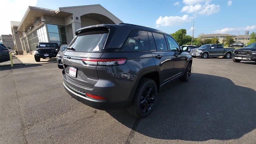 new 2024 Jeep Grand Cherokee car, priced at $42,489